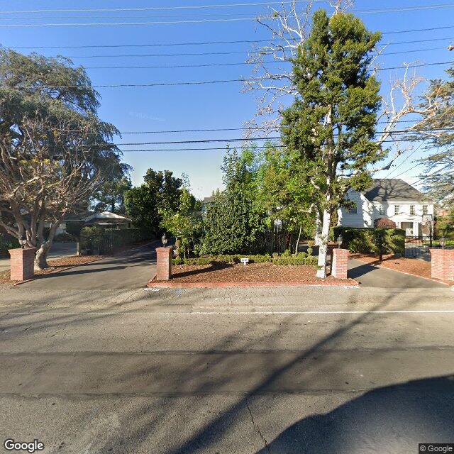 photo of 10421 CAMARILLO ST LOS ANGELES CA 91602