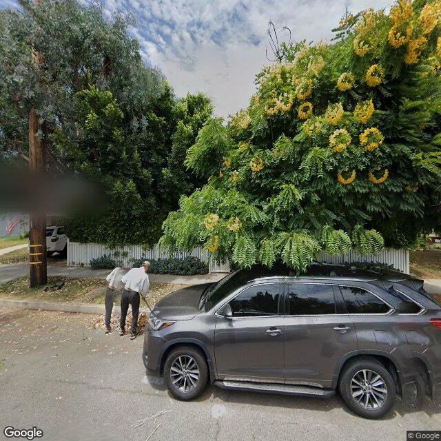 photo of 10417 CHANDLER BLVD LOS ANGELES CA 91601