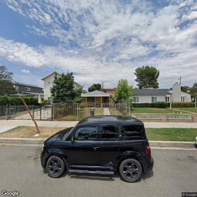 photo of 10509 CHANDLER BLVD NORTH HOLLYWOOD CA 91601