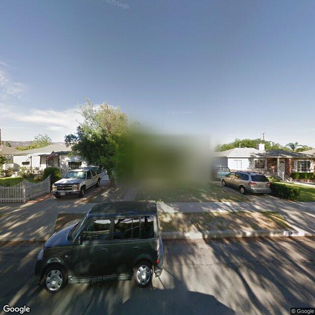 photo of 2104 N ROSE ST BURBANK CA 91505