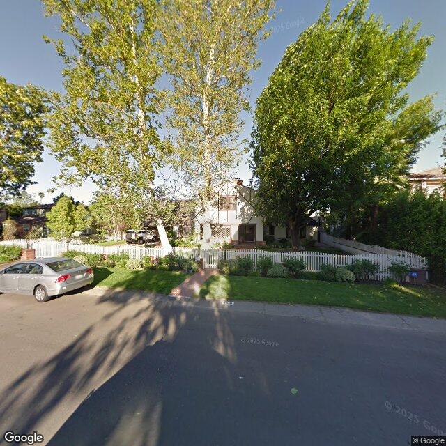 photo of 4618 ARCOLA AVE LOS ANGELES CA 91602