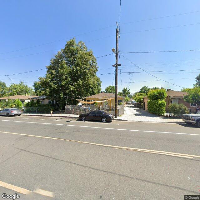 photo of 10512 OXNARD ST LOS ANGELES CA 91606