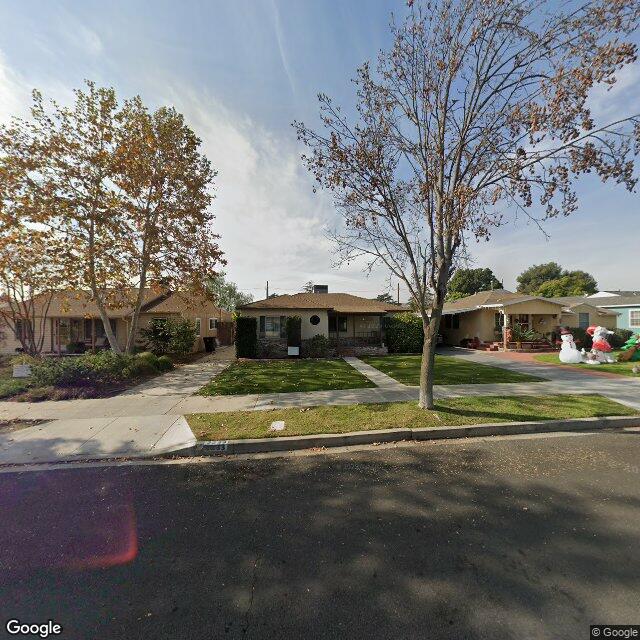 photo of 2233 N DYMOND ST BURBANK CA 91505