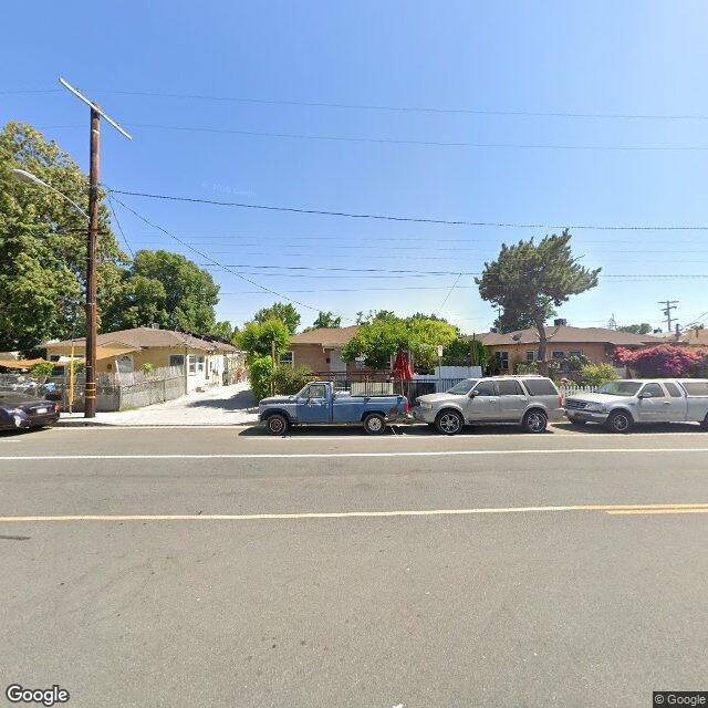 photo of 10518 OXNARD ST LOS ANGELES CA 91606