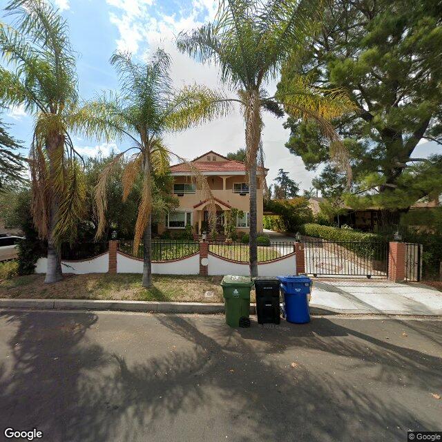 photo of 4923 ARCOLA AVE LOS ANGELES CA 91601