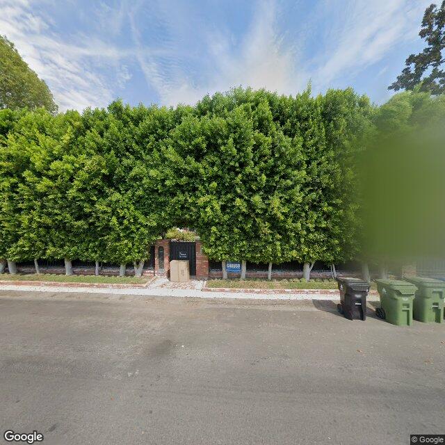 photo of 4646 ARCOLA AVE LOS ANGELES CA 91602