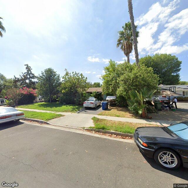 photo of 7923 MOORCROFT AVE LOS ANGELES CA 91304