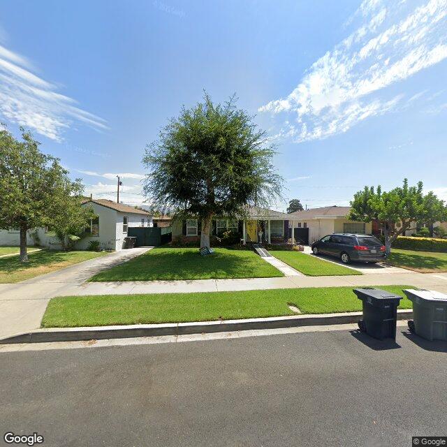 photo of 2204 N DYMOND ST BURBANK CA 91505