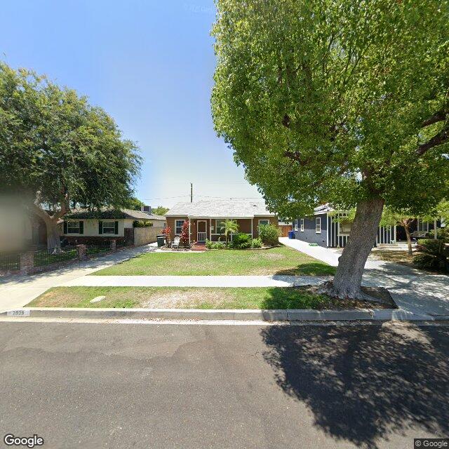 photo of 2039 N EVERGREEN ST BURBANK CA 91505
