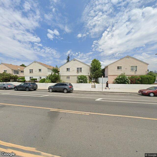 photo of 10657 OXNARD ST LOS ANGELES CA 91606