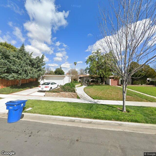 photo of 7944 CAPISTRANO AVE LOS ANGELES CA 91304