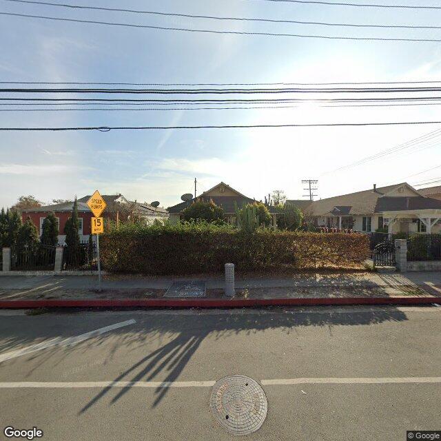 photo of 10940 OXNARD ST LOS ANGELES CA 91606