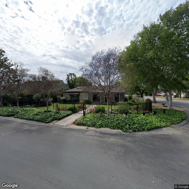 photo of 4757 ARCOLA AVE LOS ANGELES CA 91602