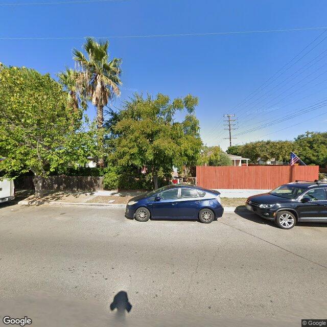 photo of 10537 CHANDLER BLVD LOS ANGELES CA 91601