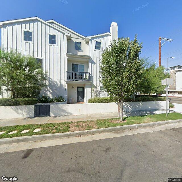 photo of 10605 HORTENSE ST LOS ANGELES CA 91602
